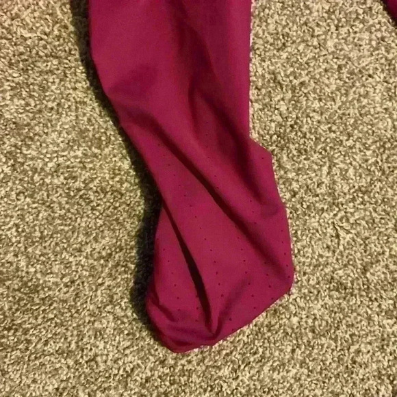 All in Motion magenta capri leggings - Picture 5 of 7